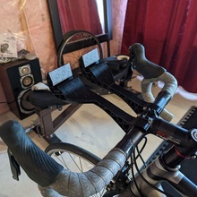 bicicletta allenatore barra discesa tavoletta Telefono titolare supporto 3d print model - Mito3D