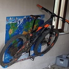 bicicleta parede monte cubo pedal remixar 3d print model - Mito3D