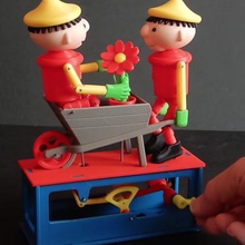 bill ben wheel barrow race game automata automaton characters gears 3d print model - Mito3D