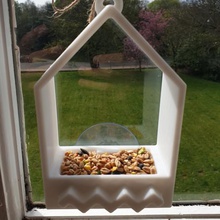 mangeoire à oiseaux la maison bird box les graines de fenêtre pour plat l'observation des memphis moderne 3d print model - Mito3D
