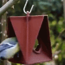 uccello piramide architettura uccelli animale natura alimentatore mangiatoia per gli selvatici giardino balcone la decorazione senza supporto pronto stampa stl obiettivo il distributore 3d print model - Mito3D