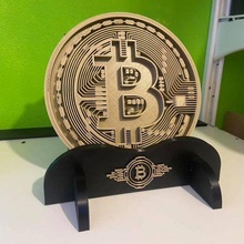 Bitcoin Stand Kunst Krypto Deko Gold Geld 3d print model - Mito3D