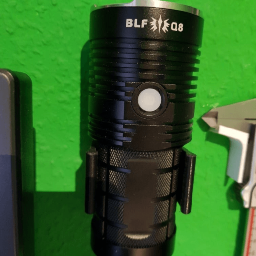 blf q8 wallmount home organization wandhalterung wandhalter wall mount holder taschenlampe flashlight 3D print model - Mito3D