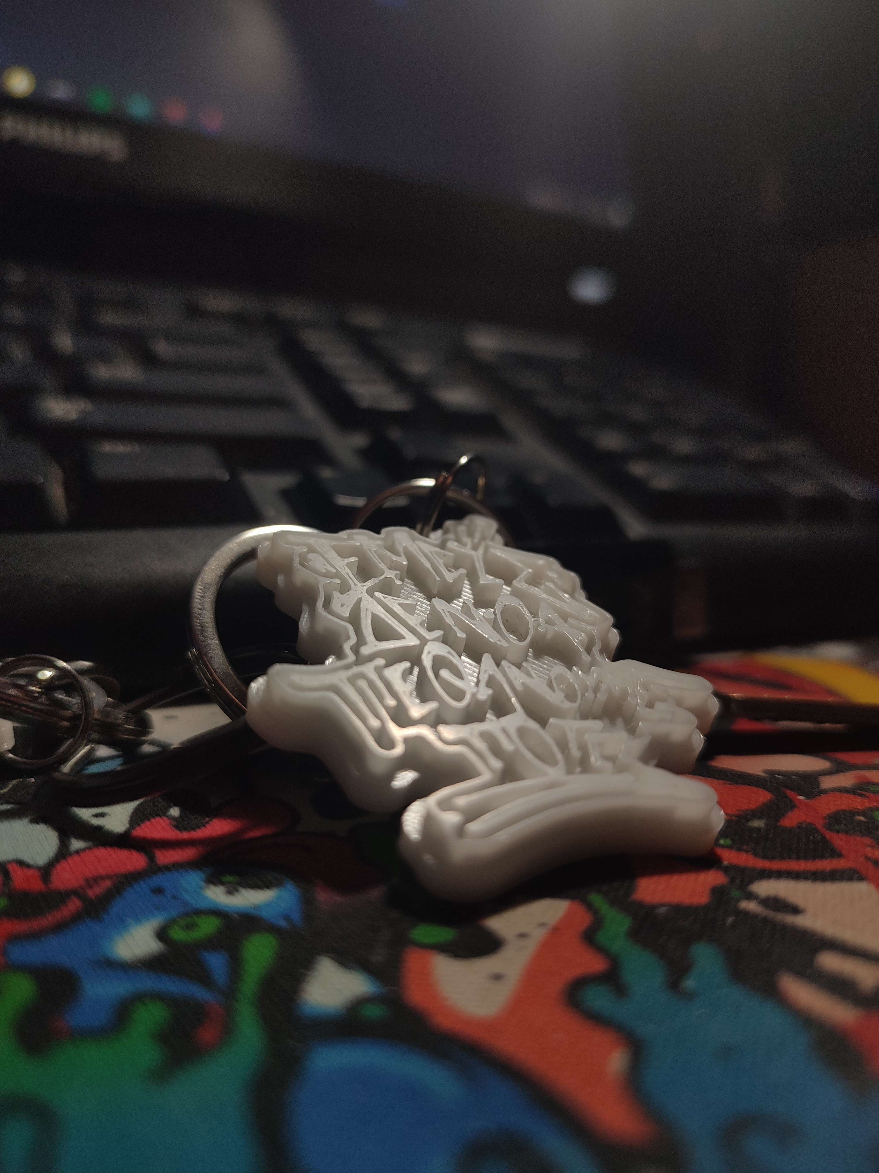 sanglant faucon porte clés 3D print model - Mito3D