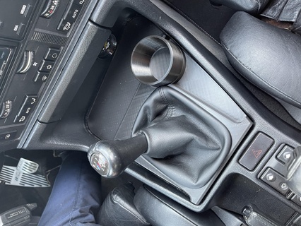 BMW e34 Veranstalter Tasse Halter Unterstützung Getränkehalter oranizer Ausrüstung 3d print model - Mito3D