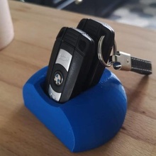 BMW anahtar Kulp destek gadget ayakta durmak 3d print model - Mito3D