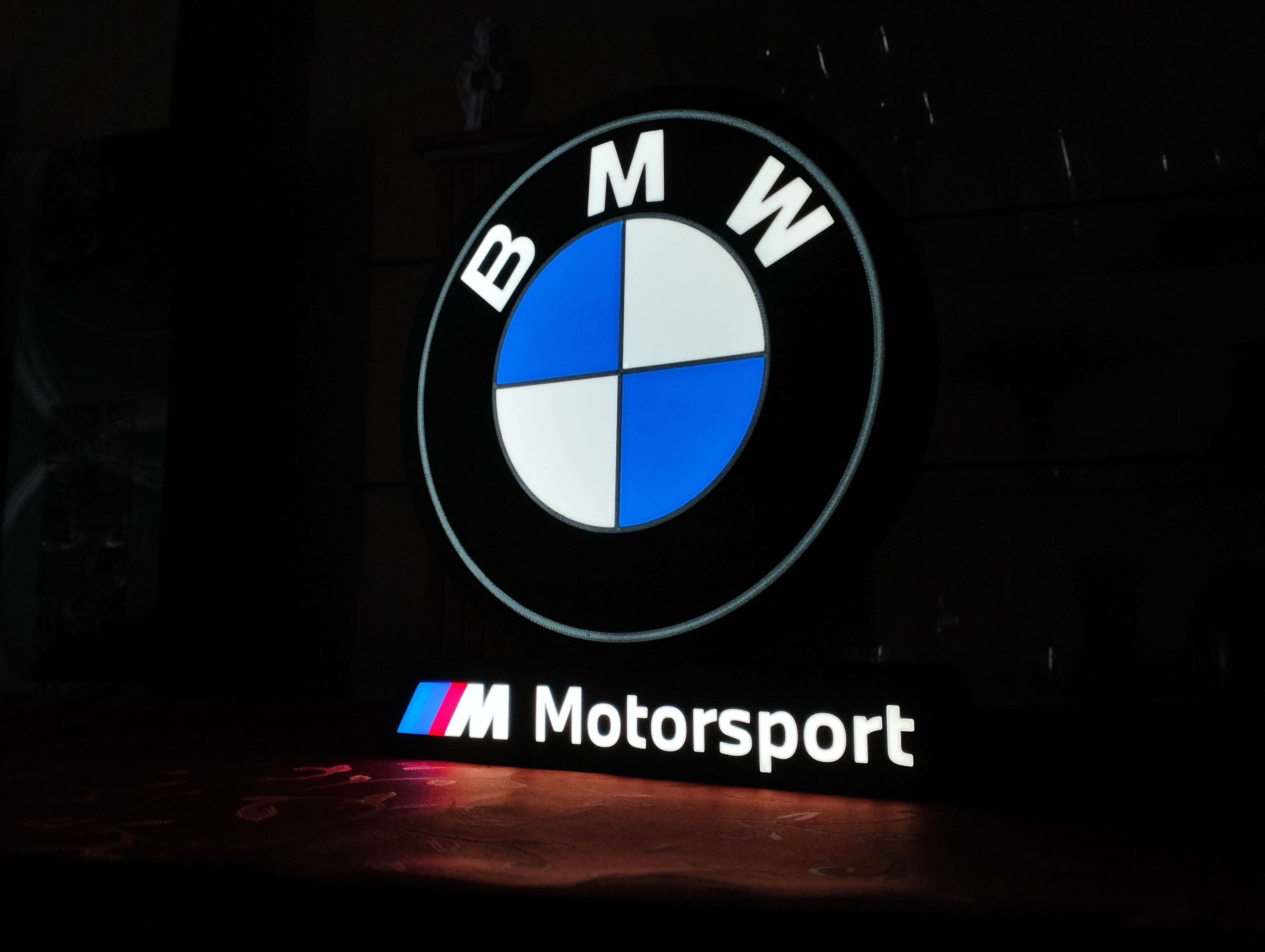 BMW sport motoristico lightbox guidato lampada 3D print model - Mito3D