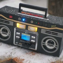 boombastic - portable old school music player gadget bluetooth speaker boombox ghettoblaster audio 3d print model - Mito3D