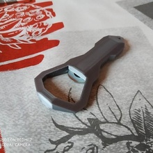 apribottiglie strumento anello per chiavi birra low poly 3d print model - Mito3D
