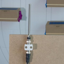 Halterung mit bnc-Antennenanschluss tool akg Antenne Halter montieren Mikrofon Montage-clip wireless 3d print model - Mito3D