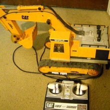 brillante gato 245d hidráulico excavador pista rodillos estante r c_vehicles 3d print model - Mito3D