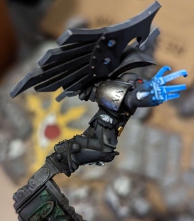 chocante pega Bravo pássaro ombros martelo guerra Raven guarda primaris primário 40k fúria 3d print model - Mito3D