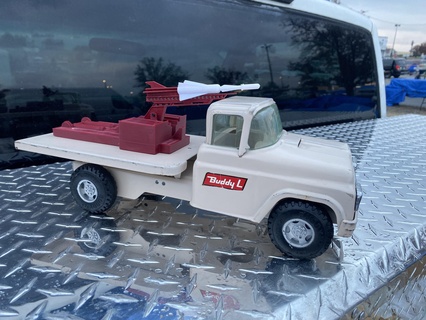 compagno razzo camion sostituzione gioco Vintage launcher giocattolo metallo missile 3d print model - Mito3D