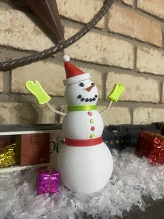 accertabile pupazzo neve casa Natale patata testa calza regali inverno 3d print model - Mito3D