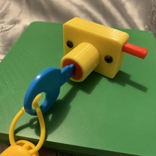 ocupado borda fechadura brinquedo chave 3d print model - Mito3D