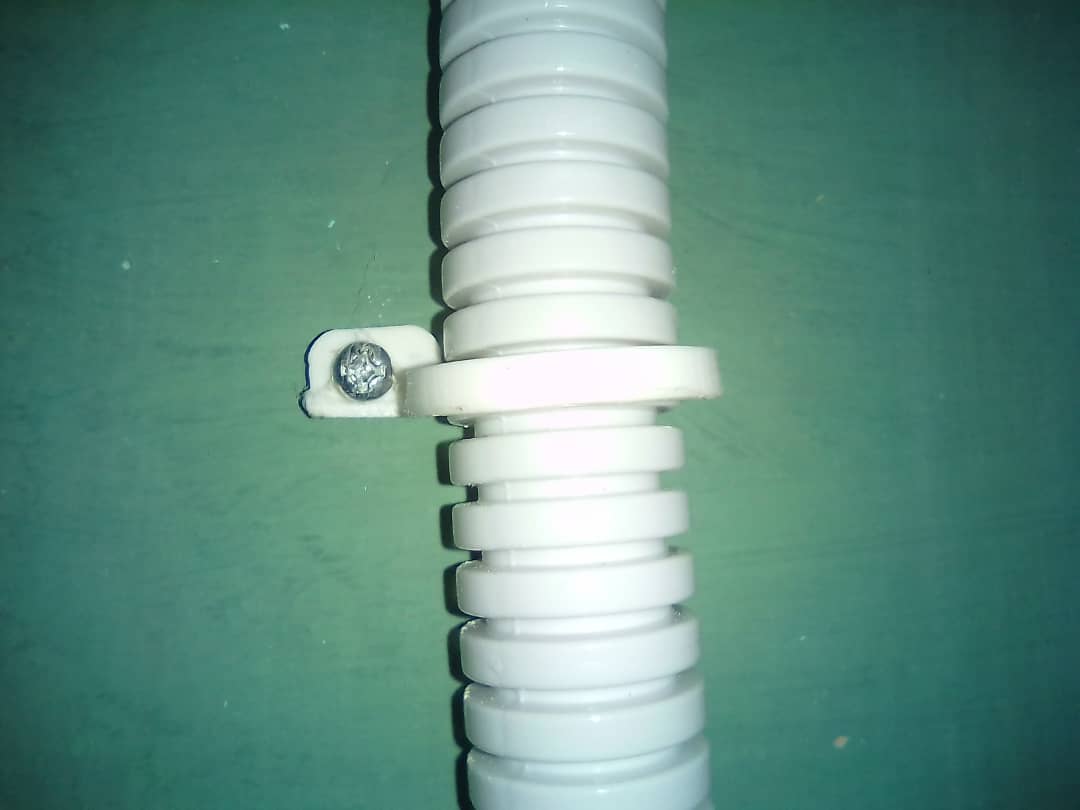 cable clip 20mm conduit diy 3D print model - Mito3D