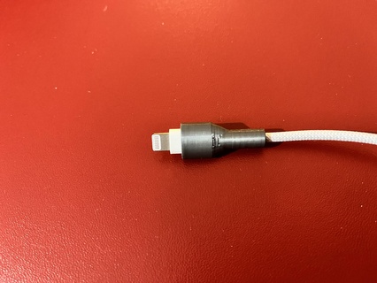 cable protector Encendiendo iphone 12 13 14 cargar USB celular cargador roto proteccion 3d print model - Mito3D