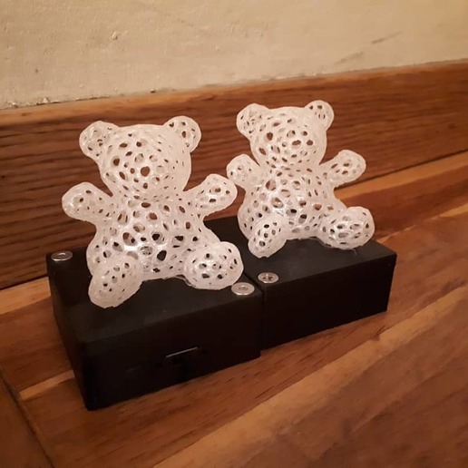 caja oso art orso box led luce a di voronoi sculture 3D print model - Mito3D