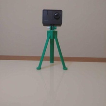 caméra trépied tripode camara sportif Go Pro homme singe victoire gadget herbe héros 3 sport tornillo transportable 3d print model - Mito3D