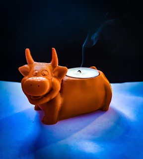 candela mucca titolare supporto fiamma fuoco Toro 3d print model - Mito3D