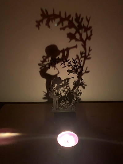 candela titolare supporto ragazza musica bastone porta candele 3d print model - Mito3D