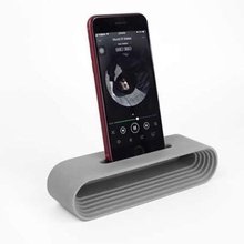 teléfono celular amplificador de sonido.gadget.de pie.la música.juguete 3d print model - Mito3D