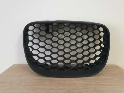 merkezi Cupra ızgara oturma yeri Leon mk1 bal peteği panel 3d print model - Mito3D