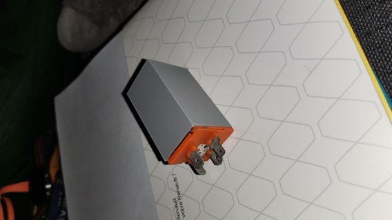 centrale lampeggiante copertina guaina vespa 3d print model - Mito3D
