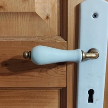 ceramic pear-shaped door handle - repair ikea do-it-yourself ceramics 3d print model - Mito3D