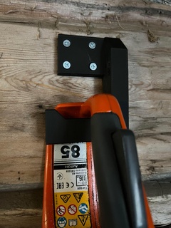 chainsaw hook Tools stihl husqvarna wallmount motorsåg 3d print model - Mito3D