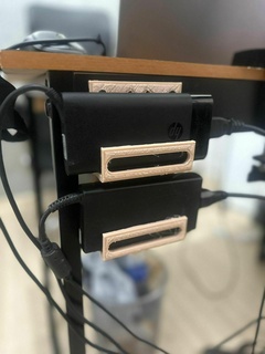 cargador soporte ordenador portátil universal 3d print model - Mito3D