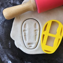 chihiro périple fougueux visage sincère cara biscuit coupeur anime ghibli studio cuisine 3d print model - Mito3D
