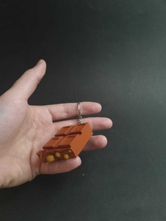 Schokolade Block Schlüsselbund Erdnüsse Hände 3d print model - Mito3D