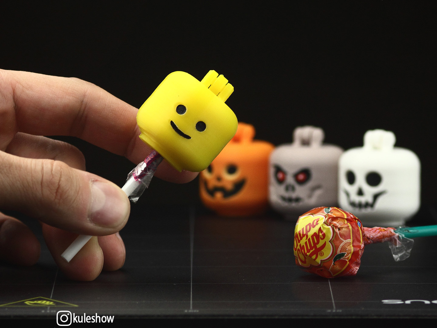 chupa chups holder halloween faces pumpkin lollipop art funny spooky skull zombie 3D print model - Mito3D