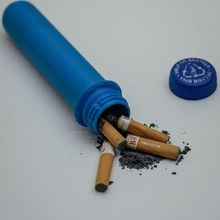 sigaretta culo contenitore gadget mozzicone sicuro riciclare pulito spazzatura sigaro smussato 3d print model - Mito3D