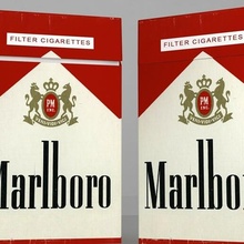 cigarrillo paquete cigarrillos marlboro oro hoja caja cartón producto tabaco fumar insalubre adiccion cartulina cáncer cig embalaje realista vray 3ds 3d print model - Mito3D