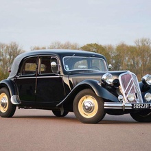 citroen traction 15 6 1953 game 1938 1939 1945 1946 1947 1948 1949 1950 1951 1952 1954 1955 1956 1957 30s 40s 50s because french car wargame ww2 vehicles 3d print model - Mito3D