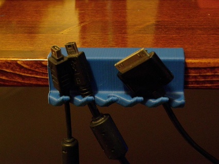 clamp on escrivaninha USB cabo suporte gadget eletrônicos 3d print model - Mito3D