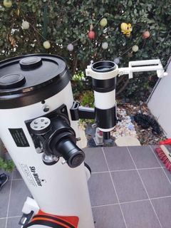 agrafe téléphone intelligent chercheur 9 50 télescope sky watcher 3d print model - Mito3D