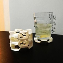 coaster - escultura minimalista casa en la montaña rusa titular de copa 3d print model - Mito3D