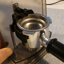 Kaffee-Mühle-adapter filter Korb espresso mahlknig delonghi tool Kaffeemühle Kaffee Maschine 3d print model - Mito3D