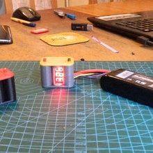 kavramlar 1 10 ölçek araba pil lipo alarm Kutu gadget scx10 rc garaj sürüklenme diyorama 3d print model - Mito3D