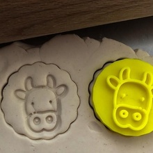 cookie stamp + cutter - cow bake kitchen animal 3d print model - Mito3D