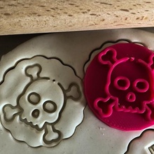cookie stamp + cutter - skull skeleton bake kitchen halloween 3d print model - Mito3D