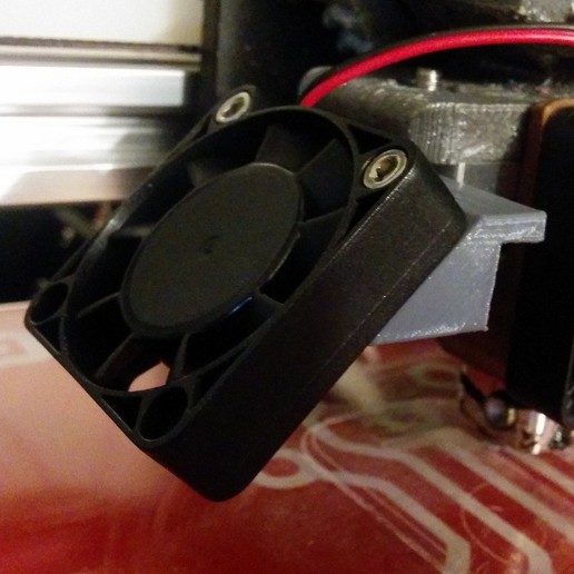 ventilador de refrigeração suporte makerfarm prusa i3v ferramenta personalizador sistemas extrusora montagem imprimir a ventoinha arrefecimento Impressora 3d peças 3D print model - Mito3D