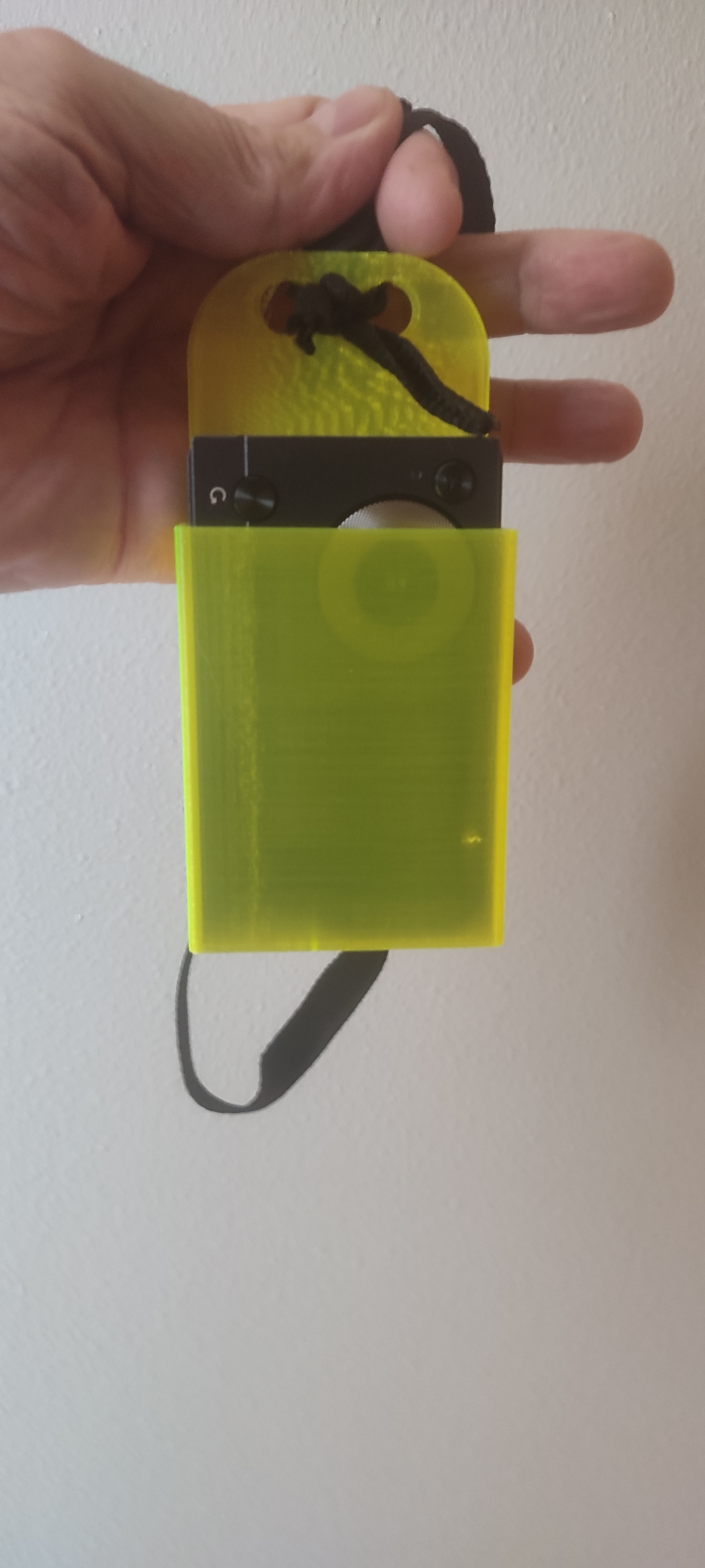 cubierta carcasa funda música jugador surfistas f20 caja bolso reproductor 3D print model - Mito3D