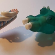 fou vache jouet animal dentifrice 3d print model - Mito3D