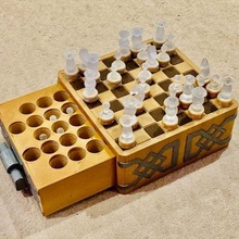 cristallo medievale scacchi cassetto impostato vescovo tavola gioco re cavaliere pedone Regina torre tavolo scacchiera legno antico esclusivo 3d print model - Mito3D