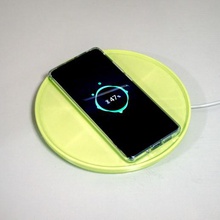 customizable extension tray wireless charging pads gadget mobile phone charger qi iphone android 3d print model - Mito3D