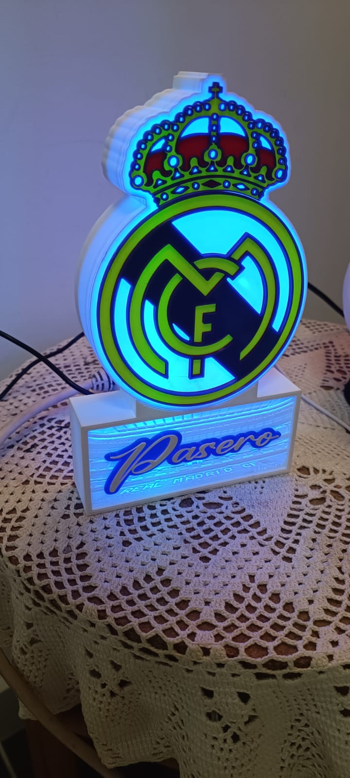 personnalisable lampe réel Madrid football sport 3D print model - Mito3D